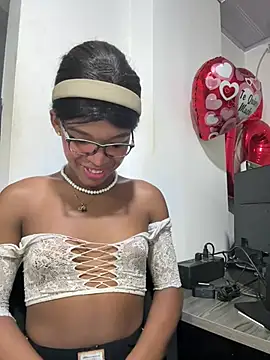 Snapshot of Liss_Love1 chatting on June 20, 11:21 pm Liss Love1 online show from June 20, 11:21 pm