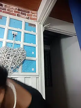 Snapshot of Liss_Love1 chatting on June 17, 11:58 pm Liss Love1 online show from June 17, 11:58 pm