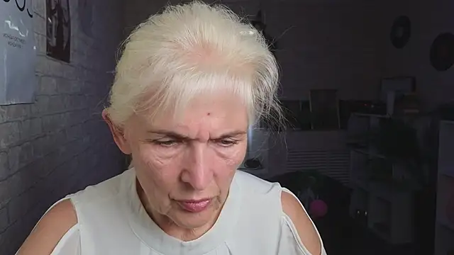 Snapshot of Nia_Natur chatting on June 4, 9:58 am Nia Natur online show from June 4, 9:58 am