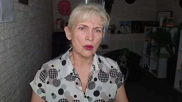 Snapshot of Nia_Natur chatting on May 22, 5:16 am Nia Natur online show from May 22, 5:16 am