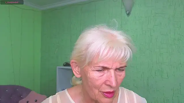Snapshot of Nia_Natur chatting on June 9, 5:52 am Nia Natur online show from June 9, 5:52 am