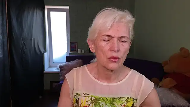 Snapshot of Nia_Natur chatting on June 12, 6:22 am Nia Natur online show from June 12, 6:22 am