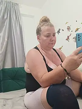 JuliaBestX online show from June 24, 8:17 pm