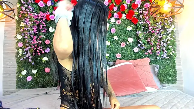 Snapshot of ViolettGracee chatting on June 18, 12:43 pm ViolettGracee online show from June 18, 12:43 pm