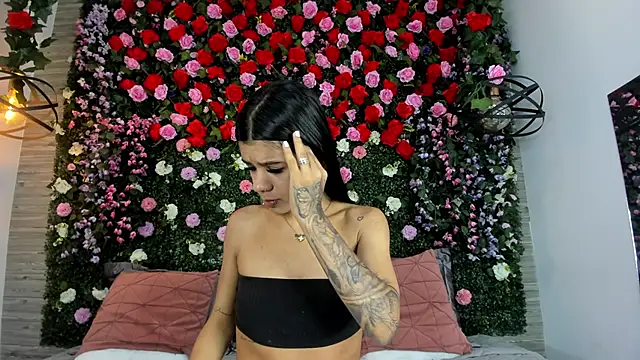 Snapshot of ViolettGracee chatting on June 17, 12:48 pm ViolettGracee online show from June 17, 12:48 pm