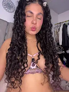 Yassy 11 online show from June 17, 7:46 pm