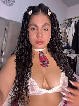Yassy 11 online show from May 23, 7:02 pm