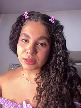Snapshot of Yassy_11 chatting on July 18, 7:33 pm Yassy 11 online show from July 18, 7:33 pm
