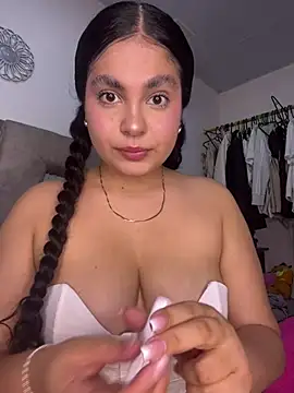 Snapshot of Yassy_11 chatting on July 12, 7:15 pm Yassy 11 online show from July 12, 7:15 pm