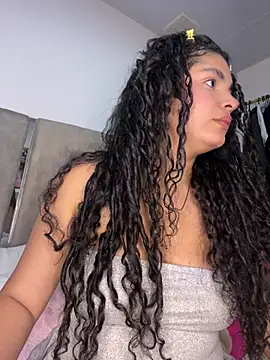 Yassy 11 online show from May 20, 11:02 pm
