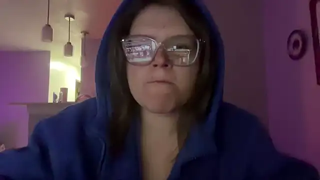 cozyqt94 online show from May 18, 4:51 am