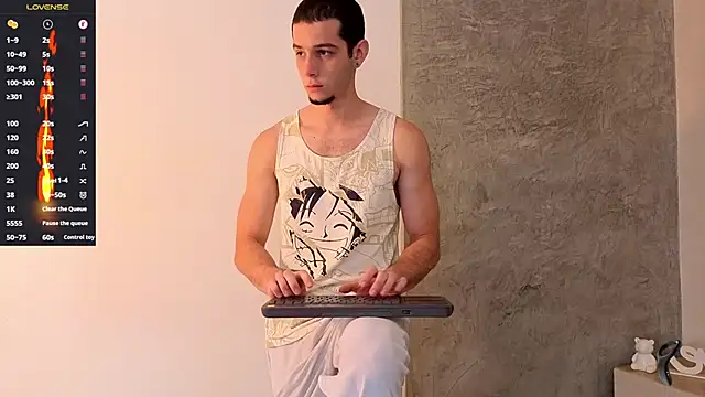 Snapshot of isaacblaze_ chatting on June 6, 3:56 am isaacblaze online show from June 6, 3:56 am
