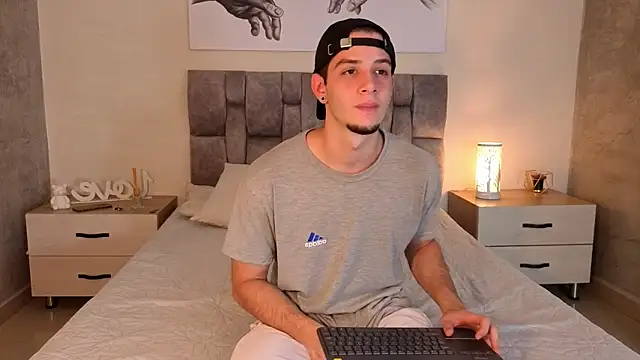 Snapshot of isaacblaze_ chatting on May 22, 3:59 am isaacblaze online show from May 22, 3:59 am