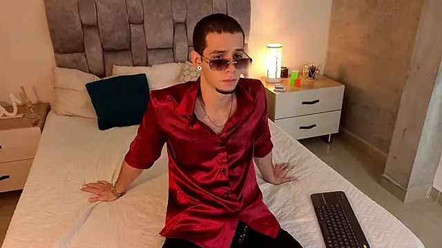 Snapshot of isaacblaze_ chatting on May 29, 3:56 am isaacblaze online show from May 29, 3:56 am
