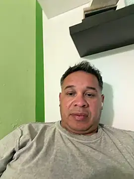 eduardba82 online show from May 12, 9:43 pm