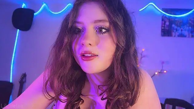 Snapshot of Lil_Belaa chatting on June 21, 1:22 am Lil Belaa online show from June 21, 1:22 am