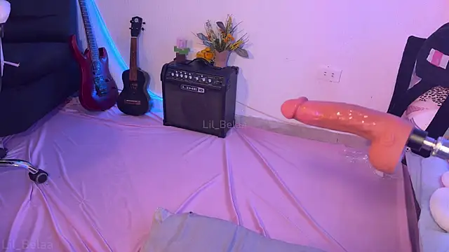 Snapshot of Lil_Belaa chatting on May 30, 12:55 pm Lil Belaa online show from May 30, 12:55 pm