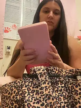 allyroseeee online show from May 21, 7:39 am
