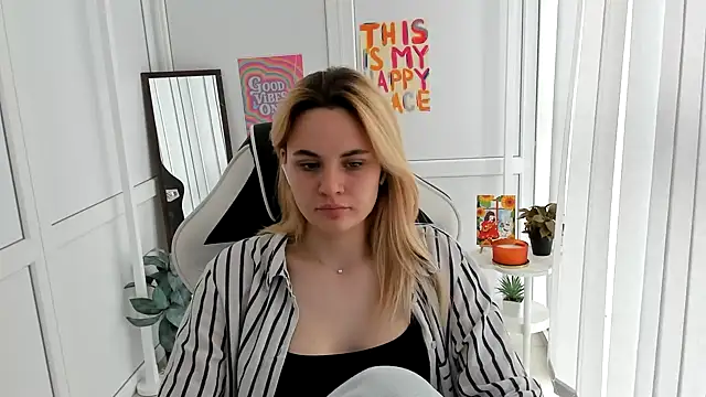 Emma starrs  online show from June 10, 6:47 am