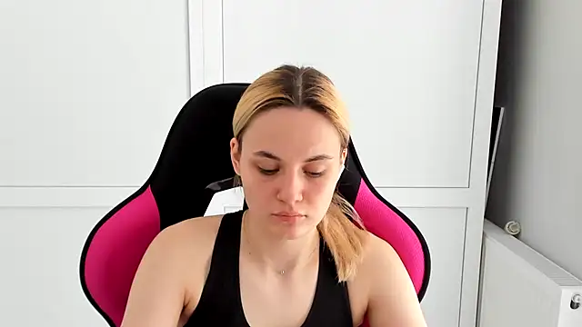 Emma starrs  online show from May 21, 11:51 am