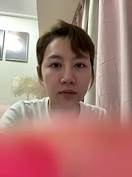A-happyy online show from May 12, 1:06 pm