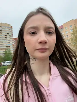 hiding-mila online show from May 14, 4:09 am