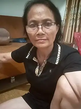 Vieekee online show from May 28, 2:45 pm