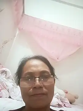 Vieekee online show from May 27, 2:02 pm