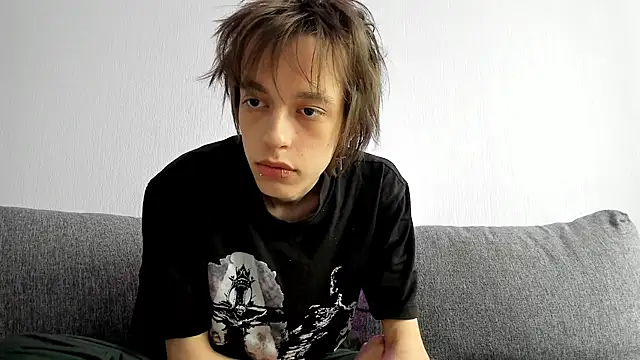 Nolan Sagee online show from May 13, 7:26 am
