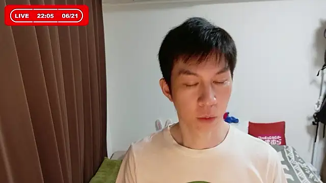 Snapshot of kazukota20 chatting on June 21, 1:06 pm kazukota20 online show from June 21, 1:06 pm