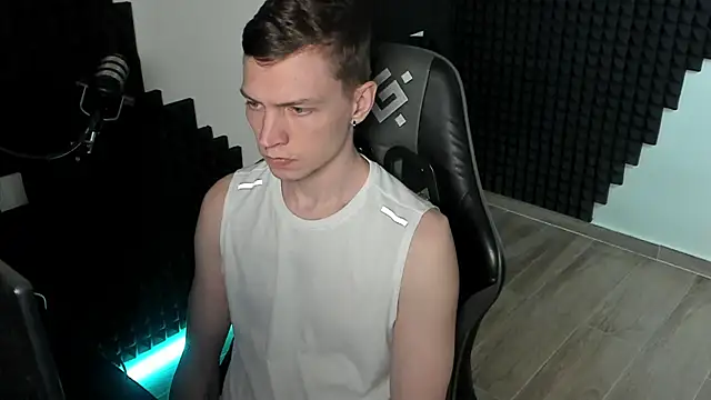 More than friend online show from June 22, 1:41 pm