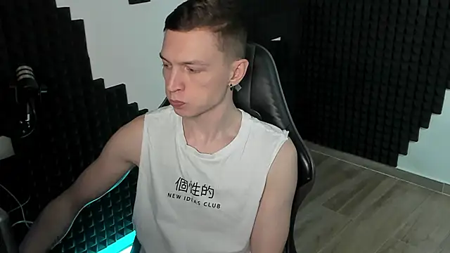 More than friend online show from June 3, 2:33 pm