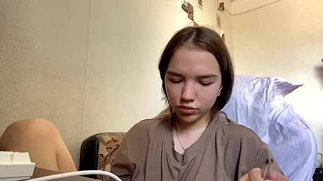FewerCadre online show from May 25, 9:08 am