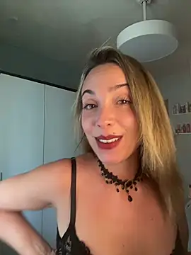 space couple online show from June 15, 3:23 pm