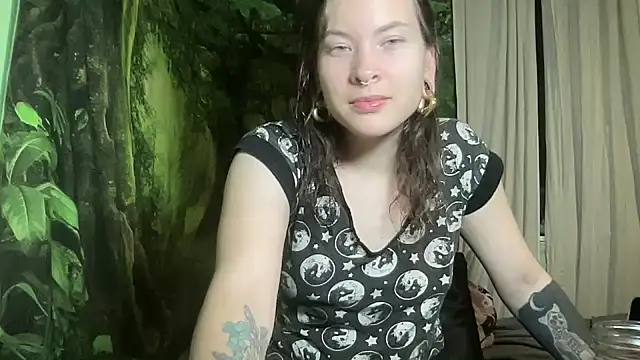 mo0ngoddess online show from January 6, 1:53 am