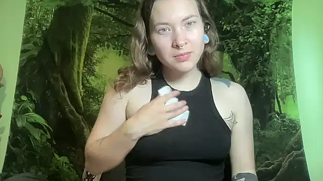 Snapshot of mo0ngoddess chatting on July 20, 1:35 am mo0ngoddess online show from July 20, 1:35 am