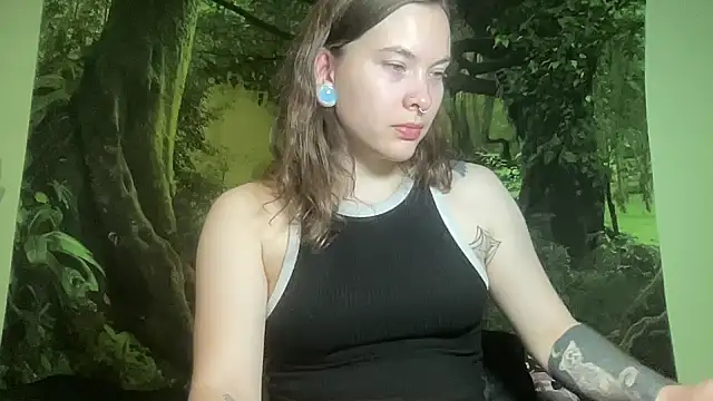 Snapshot of mo0ngoddess chatting on June 5, 6:52 am mo0ngoddess online show from June 5, 6:52 am
