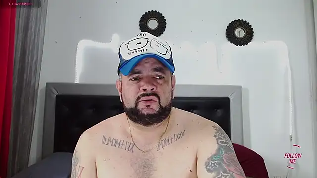 Snapshot of perverseveteranmanxxx chatting on November 10, 3:28 pm perverseveteranmanxxx online show from November 10, 3:28 pm