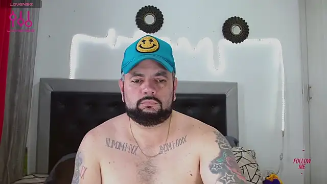 Snapshot of perverseveteranmanxxx chatting on October 7, 9:49 pm perverseveteranmanxxx online show from October 7, 9:49 pm