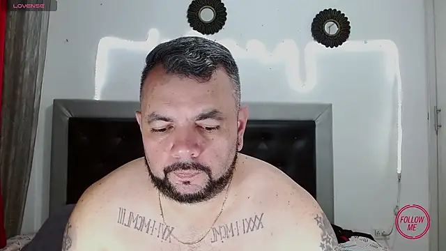 Snapshot of perverseveteranmanxxx chatting on October 28, 4:57 am perverseveteranmanxxx online show from October 28, 4:57 am