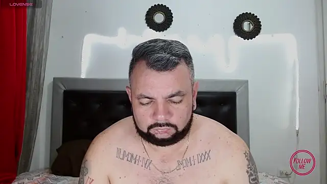 Snapshot of perverseveteranmanxxx chatting on November 2, 3:00 am perverseveteranmanxxx online show from November 2, 3:00 am