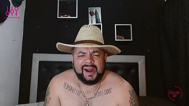 Snapshot of perverseveteranmanxxx chatting on March 8, 3:28 am perverseveteranmanxxx online show from March 8, 3:28 am