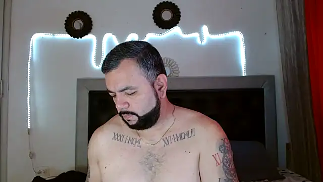 Snapshot of perverseveteranmanxxx chatting on October 4, 2:29 pm perverseveteranmanxxx online show from October 4, 2:29 pm