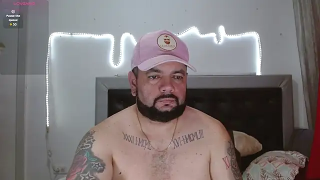 Snapshot of perverseveteranmanxxx chatting on November 21, 2:16 pm perverseveteranmanxxx online show from November 21, 2:16 pm