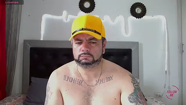 Snapshot of perverseveteranmanxxx chatting on October 21, 3:55 pm perverseveteranmanxxx online show from October 21, 3:55 pm