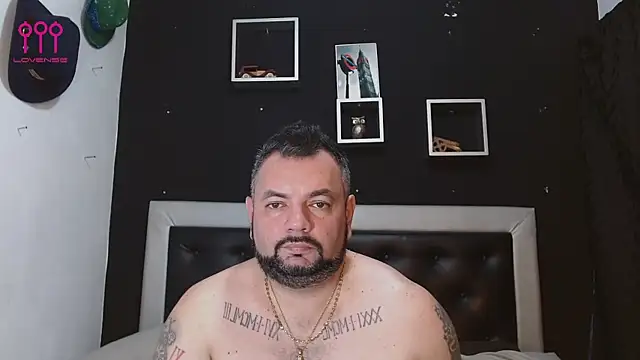 Snapshot of perverseveteranmanxxx chatting on February 26, 5:21 pm perverseveteranmanxxx online show from February 26, 5:21 pm