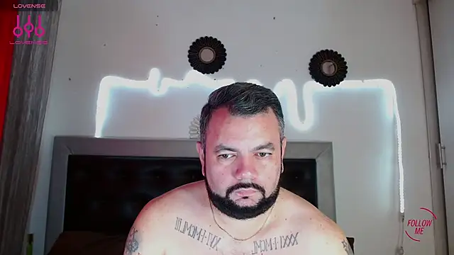 Snapshot of perverseveteranmanxxx chatting on October 6, 1:12 pm perverseveteranmanxxx online show from October 6, 1:12 pm