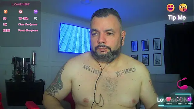 Snapshot of perverseveteranmanxxx chatting on June 14, 2:24 am perverseveteranmanxxx online show from June 14, 2:24 am
