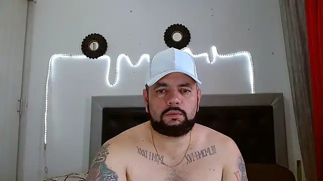 Snapshot of perverseveteranmanxxx chatting on September 23, 6:15 pm perverseveteranmanxxx online show from September 23, 6:15 pm