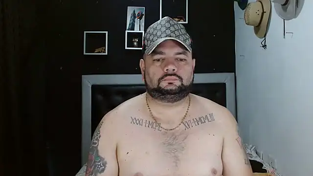 Snapshot of perverseveteranmanxxx chatting on February 18, 12:49 pm perverseveteranmanxxx online show from February 18, 12:49 pm